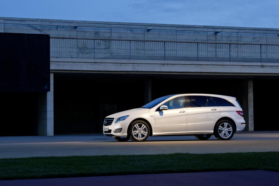  Mercedes-Benz R-Class 2010 года  (фото 10 из 45)